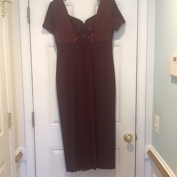 Goddess Gown - Picture 2 of 11